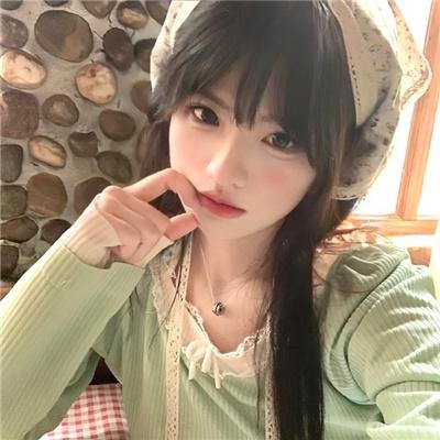 年轻女子